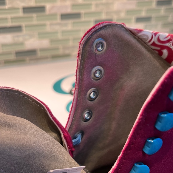 Candi Grl Berry Color Roller Derby Skates - Picture 6 of 6